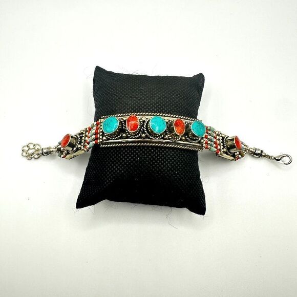 Jewelry - Absolutely amazing southwest style, silver plated and composite stone bracelet!